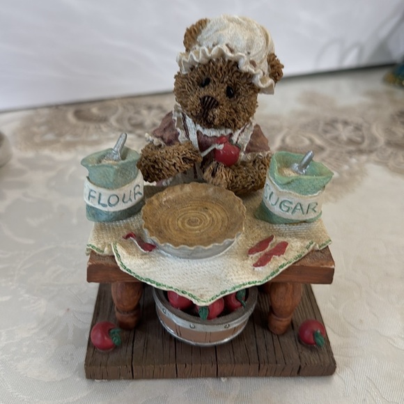 bundle Vintage Charming Bear Figurine collectible Set. from different makers - Picture 4 of 7